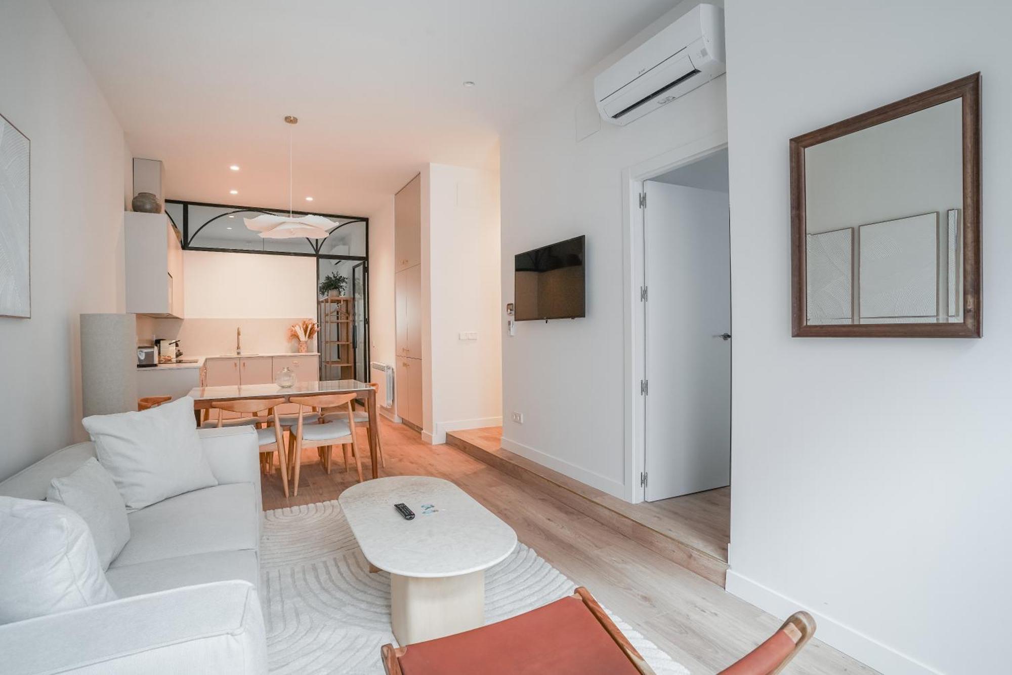 Amazing Apartment-3bedrooms 3bathrooms-lavapies Apartament