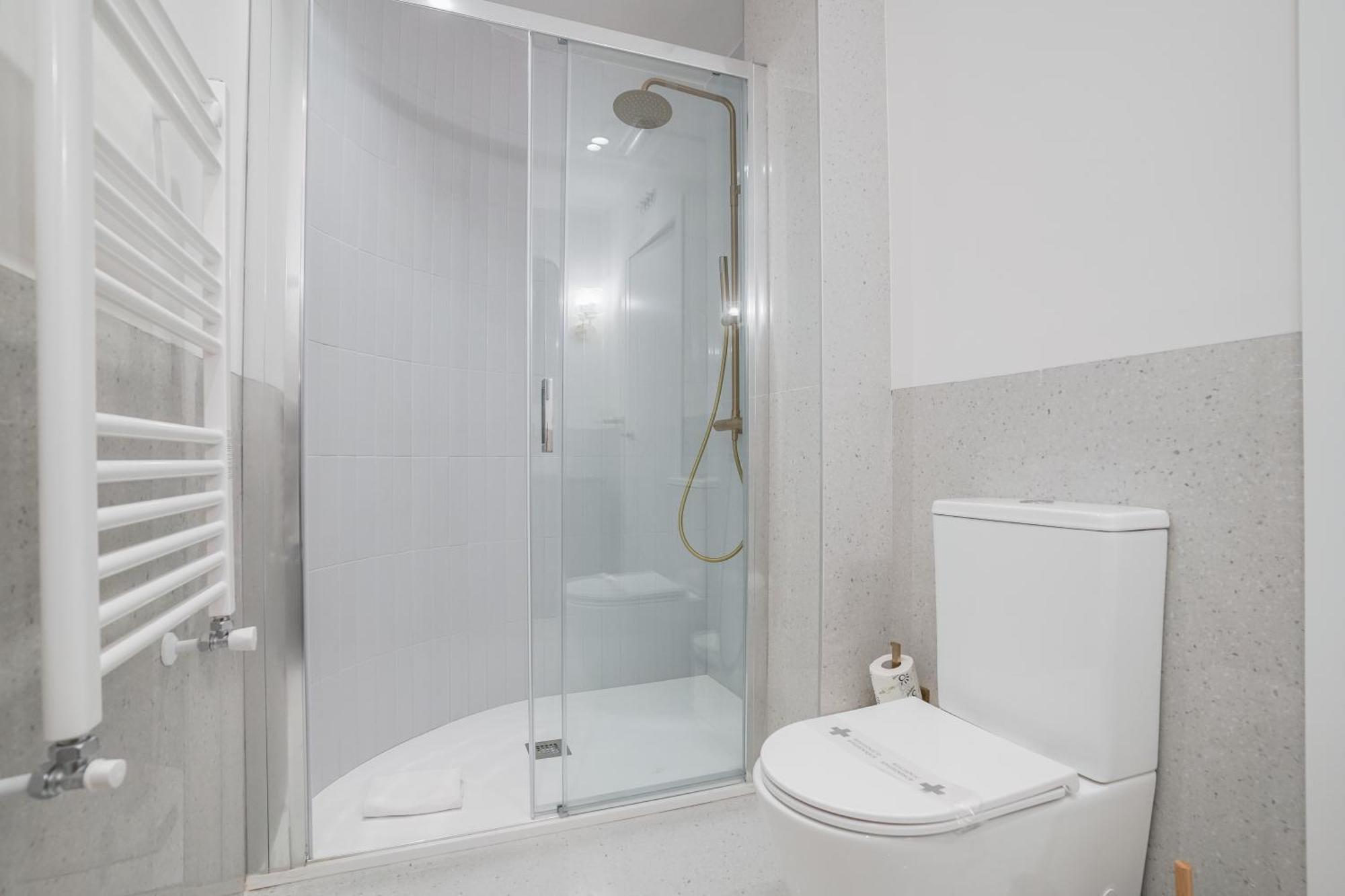 Apartament Amazing Apartment-3bedrooms 3bathrooms-lavapies *