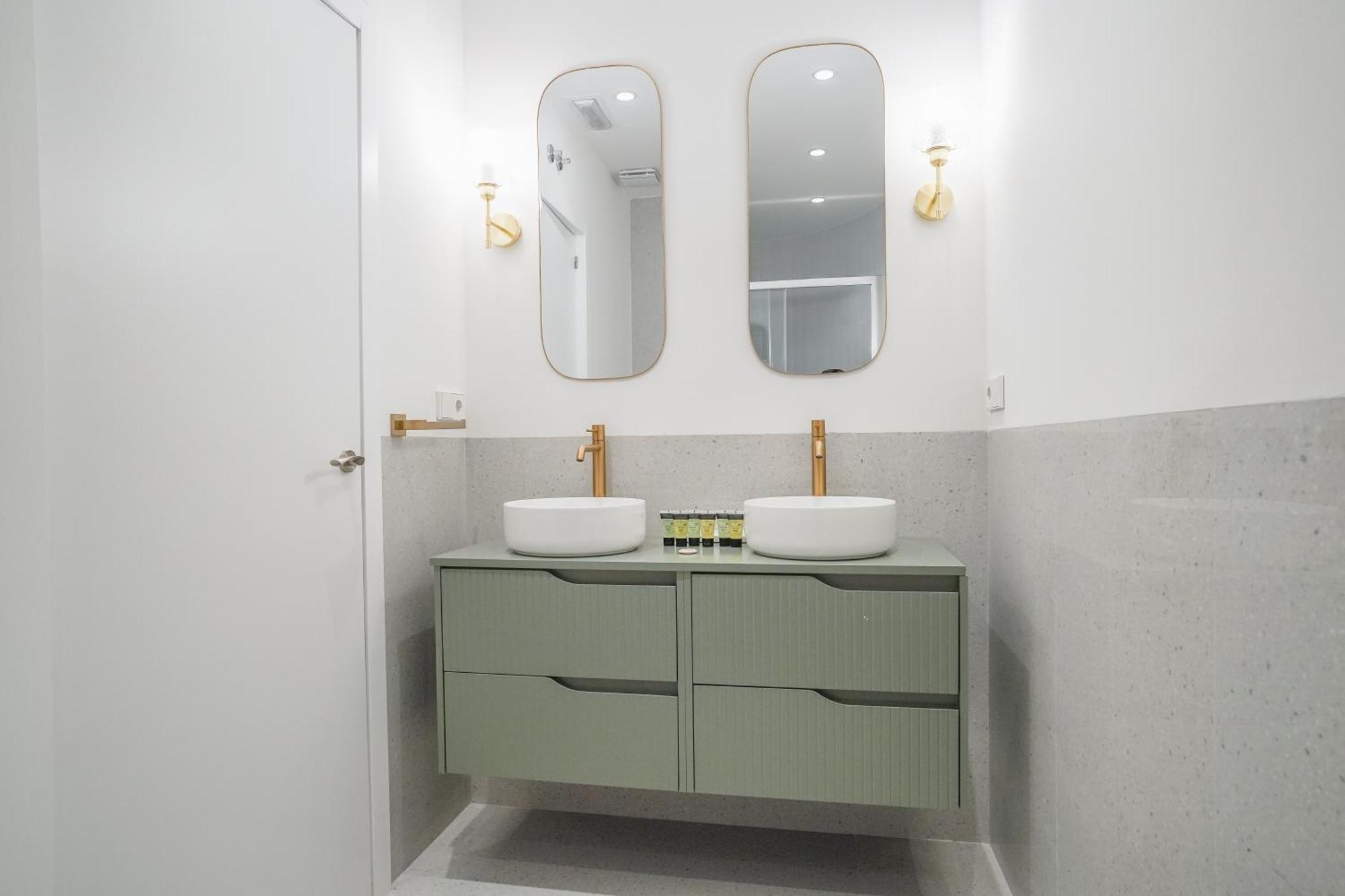 Amazing Apartment-3bedrooms 3bathrooms-lavapies Apartament