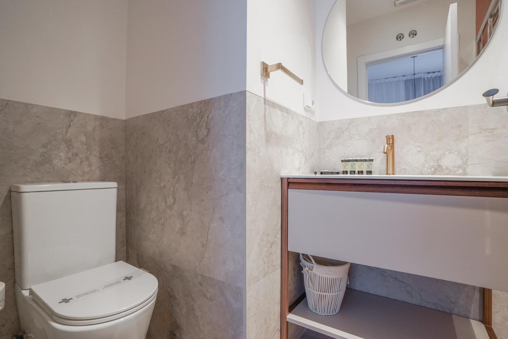 Apartament Amazing Apartment-3bedrooms 3bathrooms-lavapies *